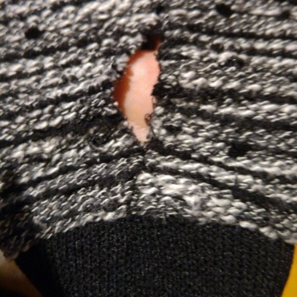 Miss Me Faux Fur Hoodie Sweater Jacket Size Medium - Picture 9 of 9